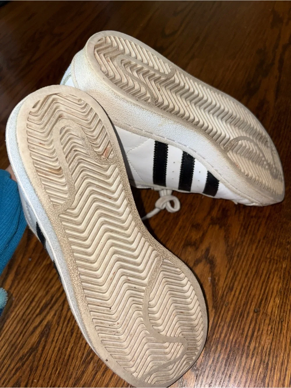 Adidas Superstar Sneakers Size 6 - Picture 7 of 7